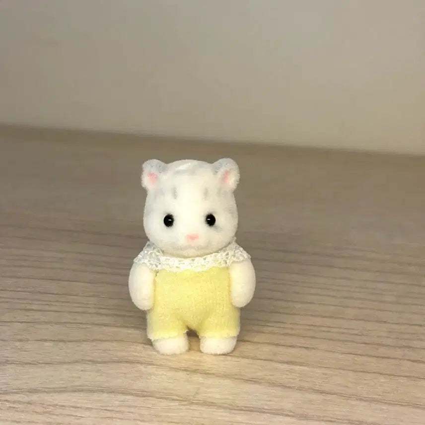 [BUNJANG] Sylvanian Families Snow Leopard Baby (Standing) / 실바니안 설표 직립 아기