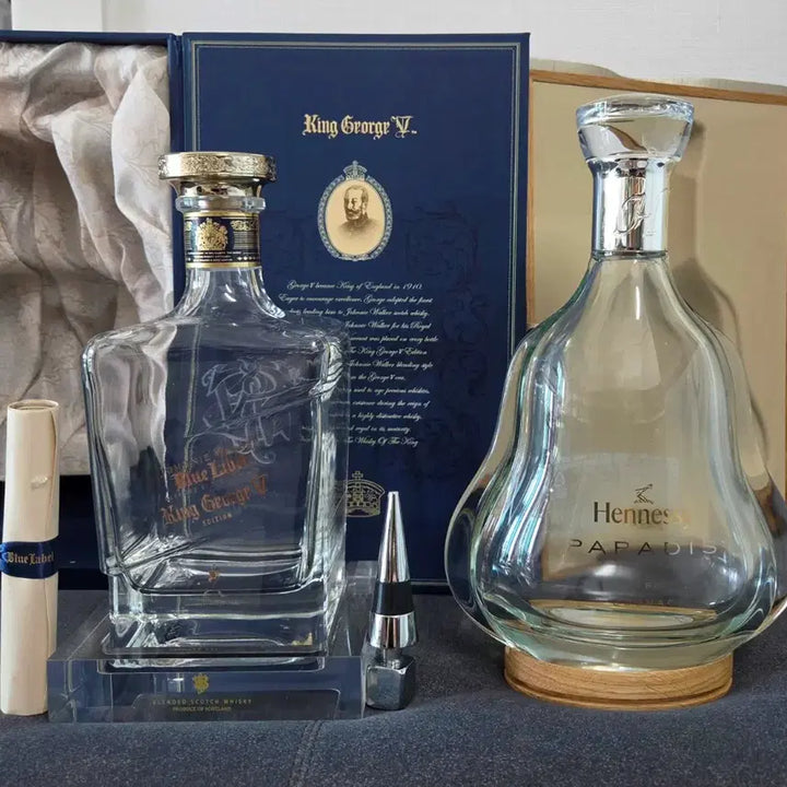 [BUNJANG] Johnnie Walker King George V &amp; Hennessy Paradis Empty Bottles with Cases / 조니워커 킹조지5세 헤네시 파라디스 위스키 공병