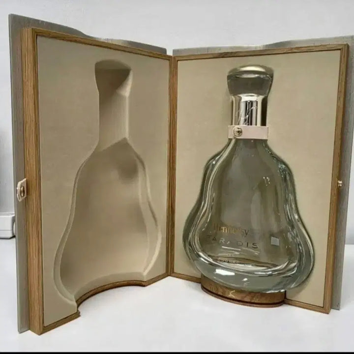 [BUNJANG] Hennessy Paradis Cognac Empty Bottle with Case / 헤네시 파라디스 꼬냑 위스키 공병