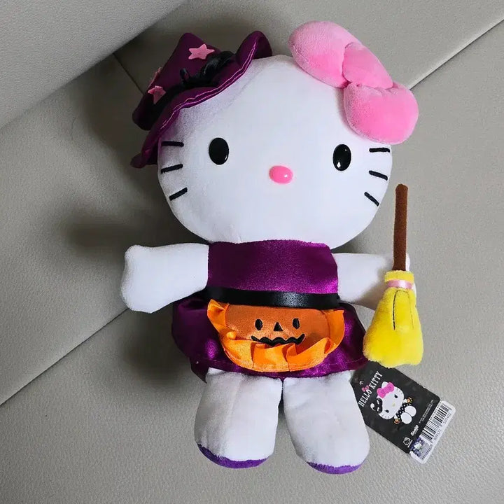 [BUNJANG] Hello Kitty Halloween Medium Plush Doll 30cm / 헬로키티 할로윈 중형인형 30cm