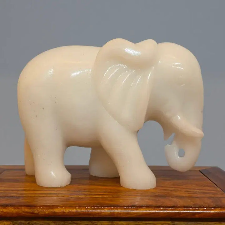 [BUNJANG] Jade Elephant Sculpture Stone / 26092101 좋은 기운을 내뿜는 영롱한 옥 코끼리 조각 광물 수석 팝니다
