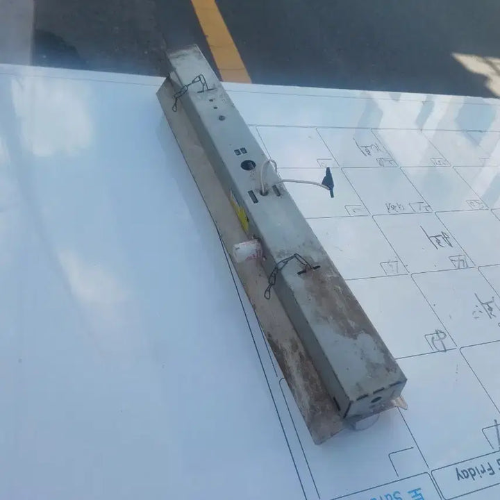 [BUNJANG] Vintage Fluorescent Lamp with Shade / 68.  8.  10센치 옛날형광등 갓있는것