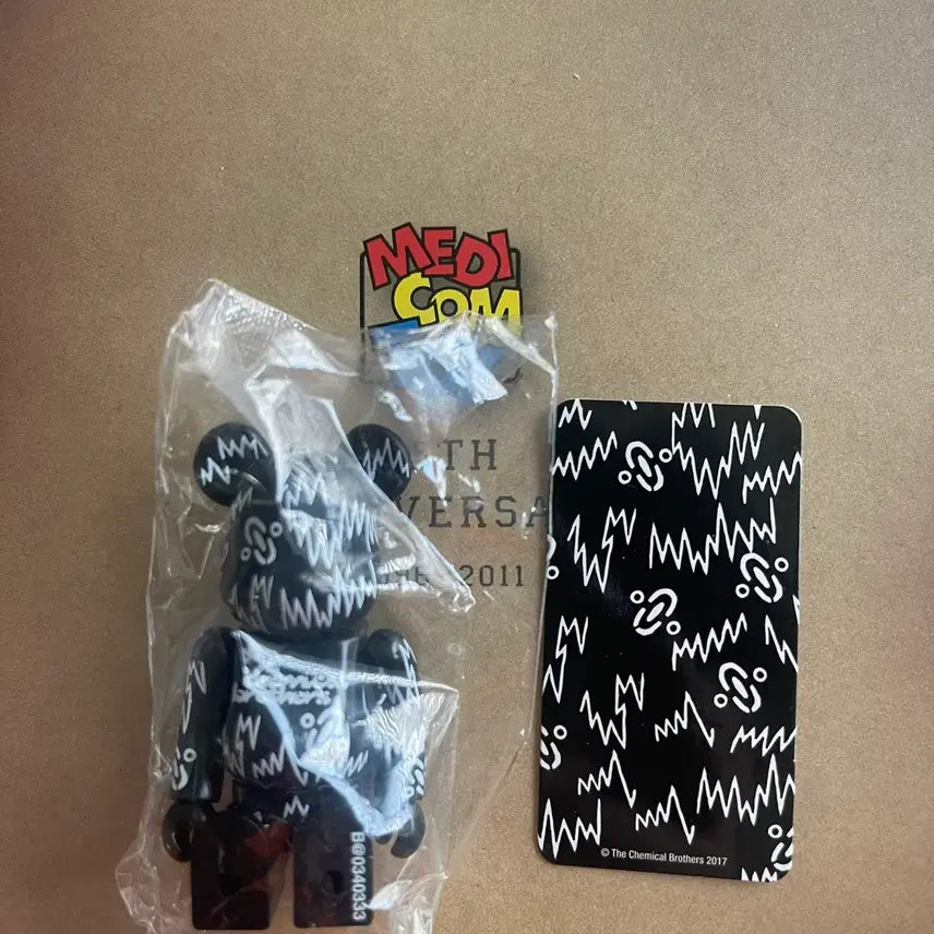[BUNJANG] Bearbrick 34th Series Chemical Brothers Pattern / 베어브릭 34탄 패턴 케미컬 브라더스