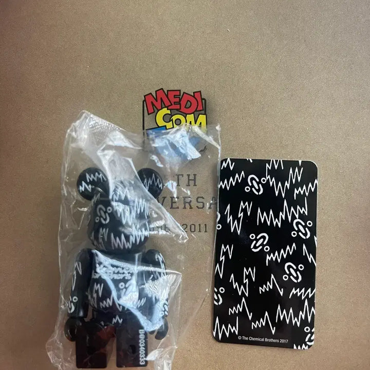 [BUNJANG] Bearbrick 34th Series Chemical Brothers Pattern / 베어브릭 34탄 패턴 케미컬 브라더스