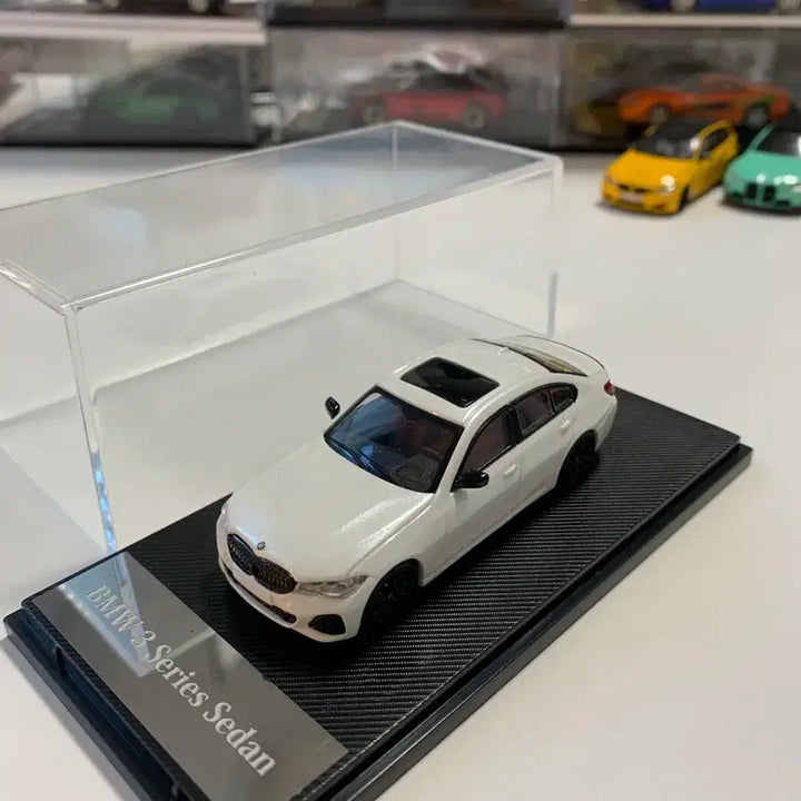 [BUNJANG] BMW G20 3 Series 1:64 Scale Diecast Model / BMW g20 3시리즈 1:64 스케일 판매합니다(케이스 포함)