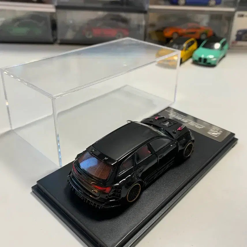 [BUNJANG] DCM Audi RS6 (Hood Open) 1:64 Scale Model / DCM 아우디 RS6(후드오픈) 1:64 스케일 판매합니다(케이스 포함)