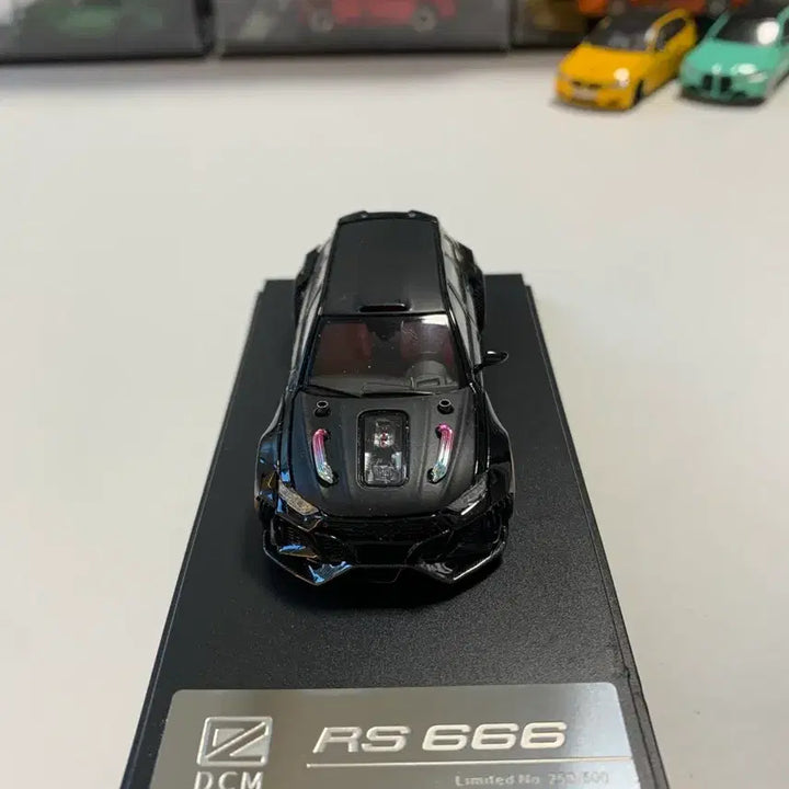 [BUNJANG] DCM Audi RS6 (Hood Open) 1:64 Scale Model / DCM 아우디 RS6(후드오픈) 1:64 스케일 판매합니다(케이스 포함)