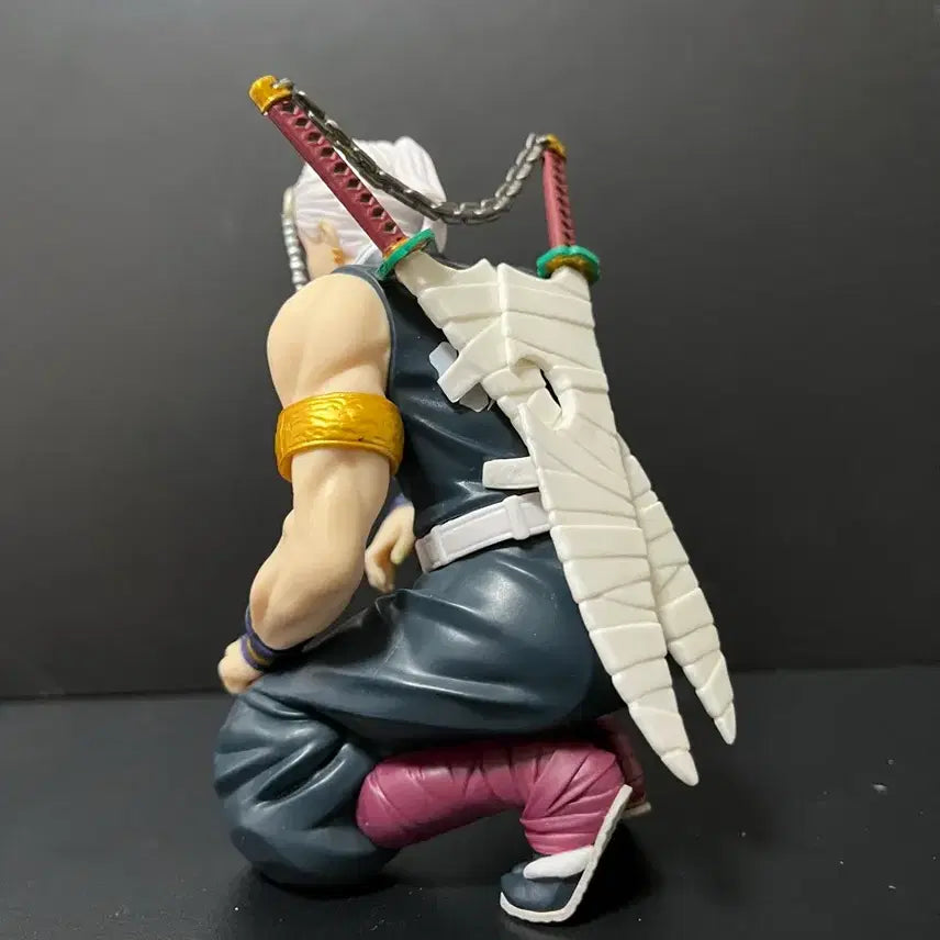 [BUNJANG] Demon Slayer Tengen Uzui Figure / 개봉품 귀멸의칼날 텐겐 피규어 우즈이 텐겐 주합회의