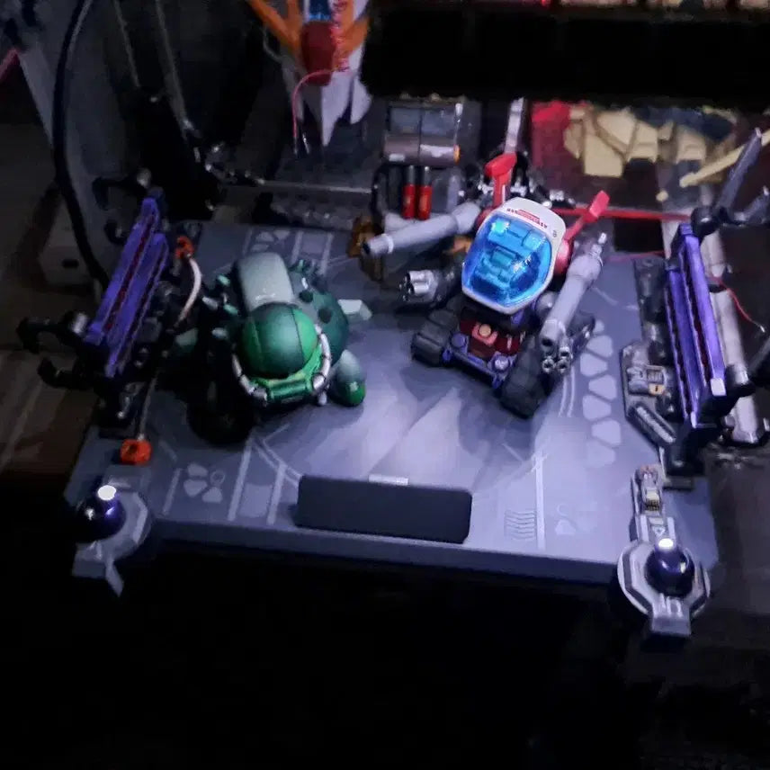 [BUNJANG] Hangar Style Display Base for Model Kits / 프라모델 같이 전시 할수 있는 격납고 스타일 베이스 팝니다