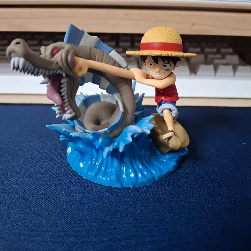 [BUNJANG] One Piece Luffy and Sea King Figure / 원피스 루피와 해왕류 피규어