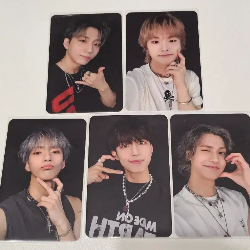 [BUNJANG] XDINARY HEROES Acrylic Photocard Stand Set / 엑디즈 엑스디너리히어로즈 아크릴 포토카드 스탠드 양도