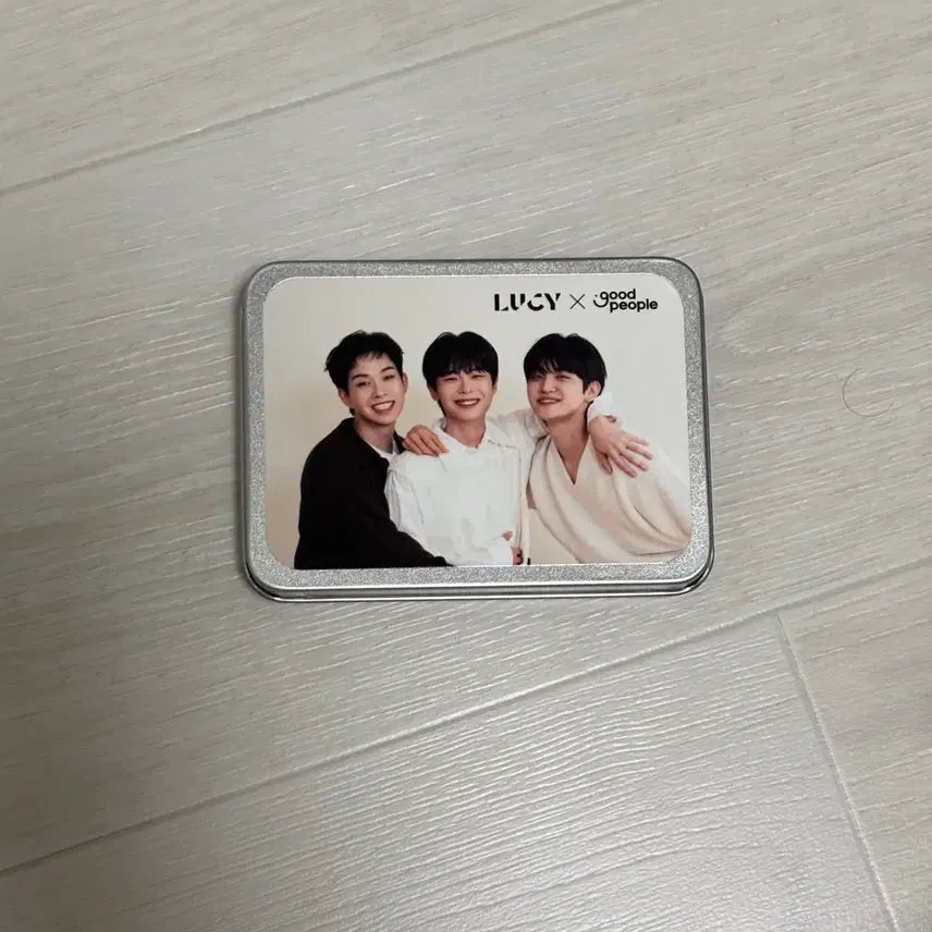 [BUNJANG] Lucy Good People Goods Magnet &amp; Photocard Set / 루시 굿피플 굿즈(자석,포카)