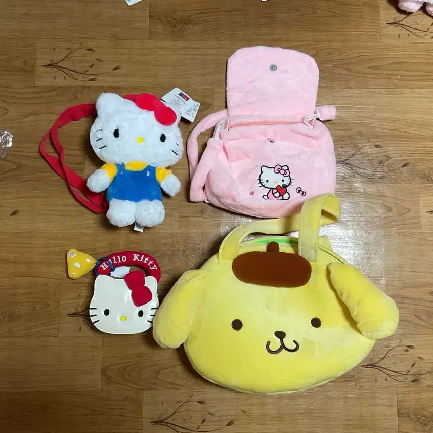 [BUNJANG] Hello Kitty Doll, Bag, and Keychain Bundle Set / 헬로키티 인형 및 가방 및 키링들 일괄 판매