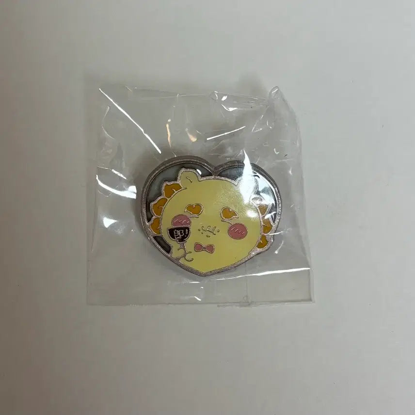 [BUNJANG] Chiikawa Random Heart Pin Button Badge / 치이카와 먼작귀 시사 랜덤 하트 핀버튼 뱃지