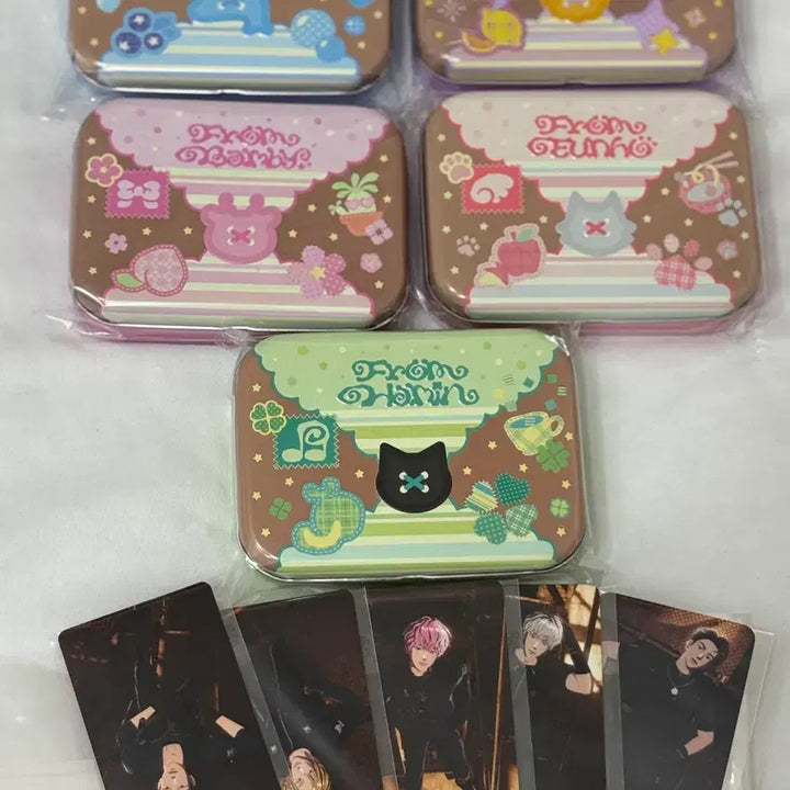 [BUNJANG] PLAVE 10Cafe Birthday Cookie Bundle Set with Lucky Draw Photocards / [새상품] 플레이브 십카페 생일 쿠키 5종 일괄 럭드포카 포함