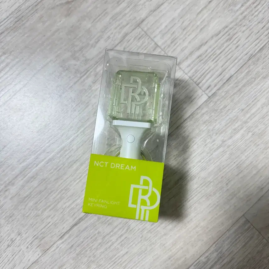 [BUNJANG] NCT DREAM New Year Mini Lightstick Keyring (Sealed) / 미개봉) NCT 엔시티 드림 뉴믐 미니 응원봉 키링
