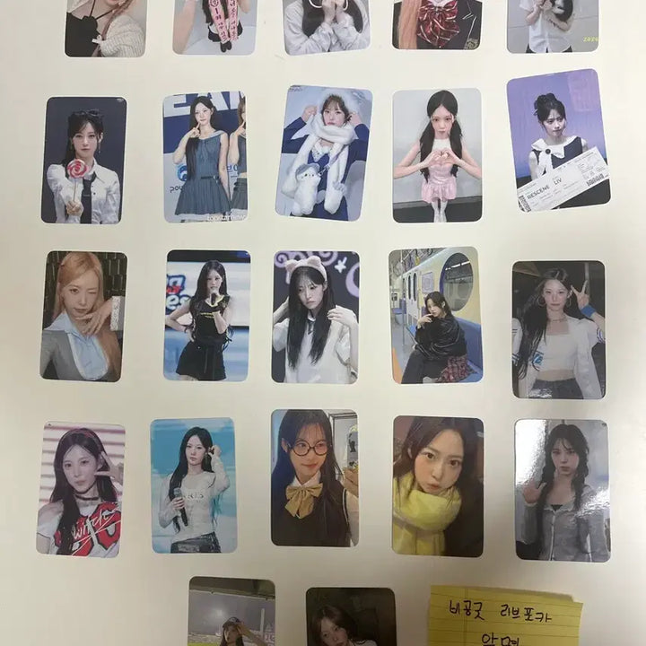 [BUNJANG] Ressene Liv Double-Sided Photocard Set (22 pcs) / 리센느 리브 비공굿 양면 포카 22장