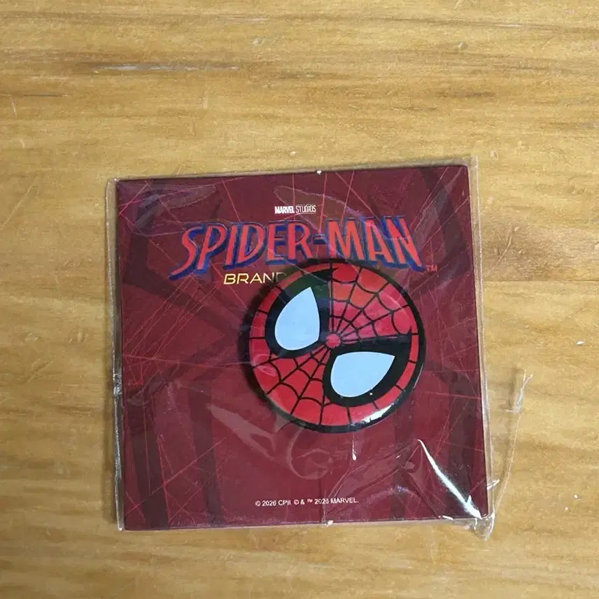 [BUNJANG] Spider-Man Brand New Day Key Visual Poster + Pin Badge Bundle Set / 2종일괄) 스파이더맨 브랜드뉴데이 키비쥬얼 포스터 + 핀뱃지