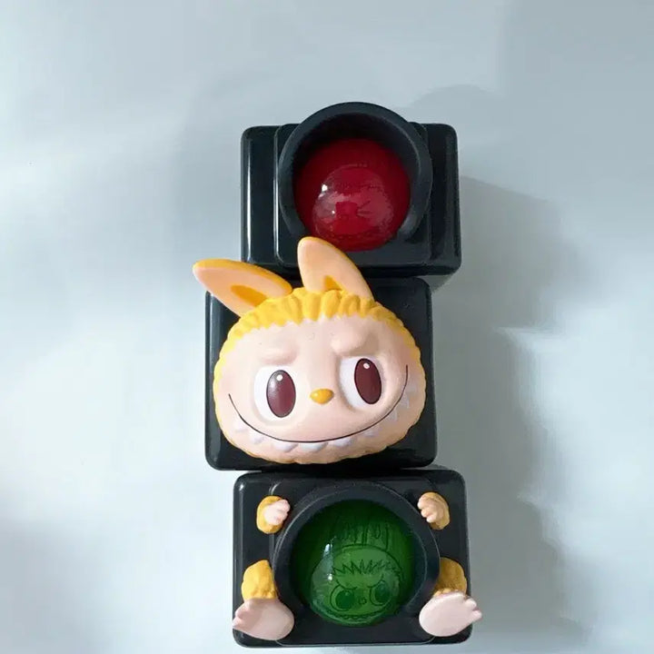 [BUNJANG] Pop Mart Almost Monster Labubu Traffic Light Figure (Hidden Series) / 팝마트 얼모스트 몬스터 히든 시리즈 라부부 신호등 피규어