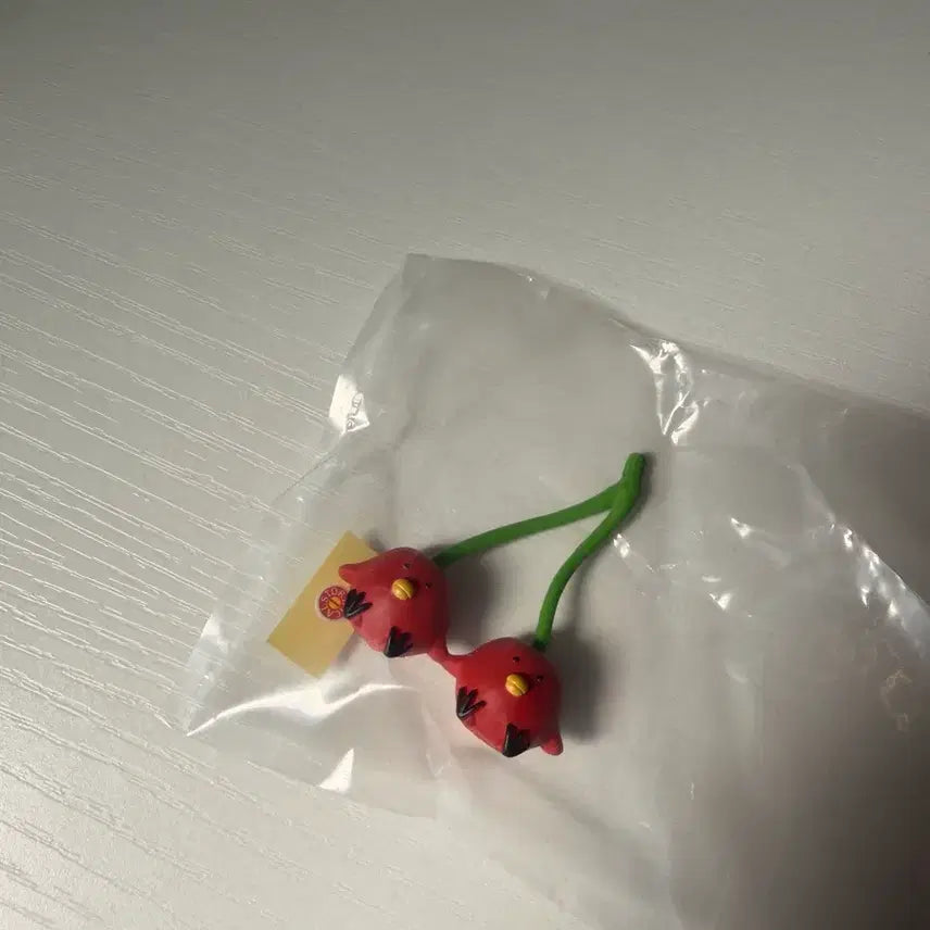 [BUNJANG] Tropical Bird Gacha Cherry Figure / 트로피컬버드 가챠 체리 판매