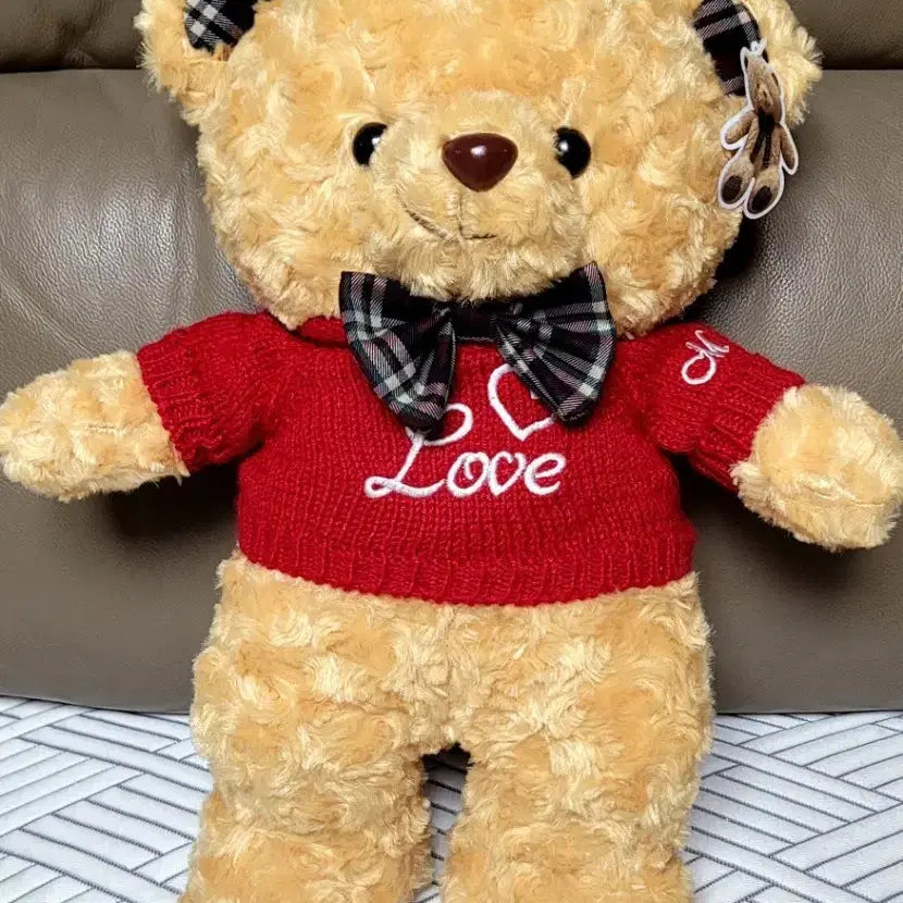 [BUNJANG] 40cm Red Sweater "Love" Embroidered Teddy Bear Plush / 곰인형 빨간색 스웨터 리본 40cm (새상품)