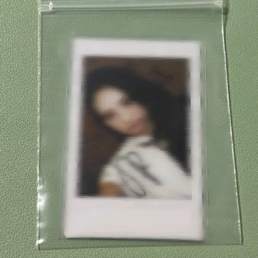 [BUNJANG] ICHILLIN Joonie Signed Polaroid / 아이칠린 주니 싸인 폴라 ichillin joonie polaroid 싸폴