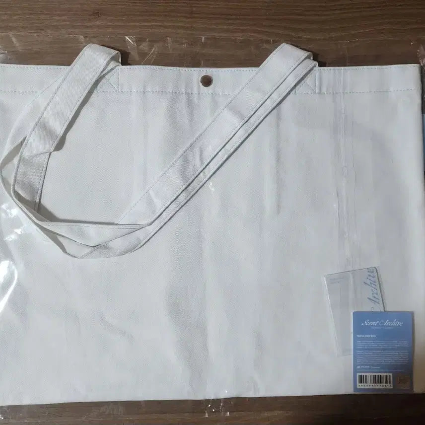 [BUNJANG] RESCENE Unsealed Shoulder Bag with Photocard / 리센느 팝업 미개봉 숄더백 포토카드 포함