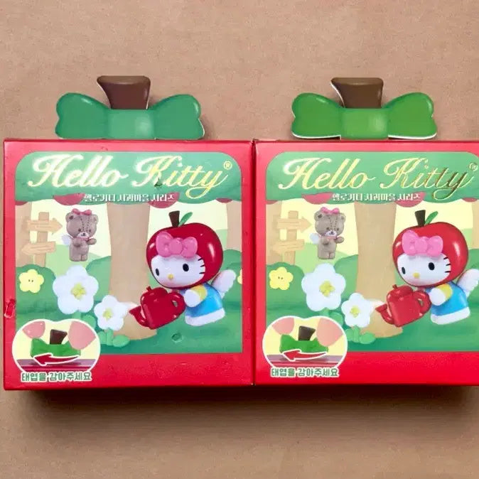[BUNJANG] Hello Kitty Apple Village Series Figures Set (2 Types, Sealed) / 미개봉) 헬로키티 키티 사과마을 시리즈 피규어 2종 일괄