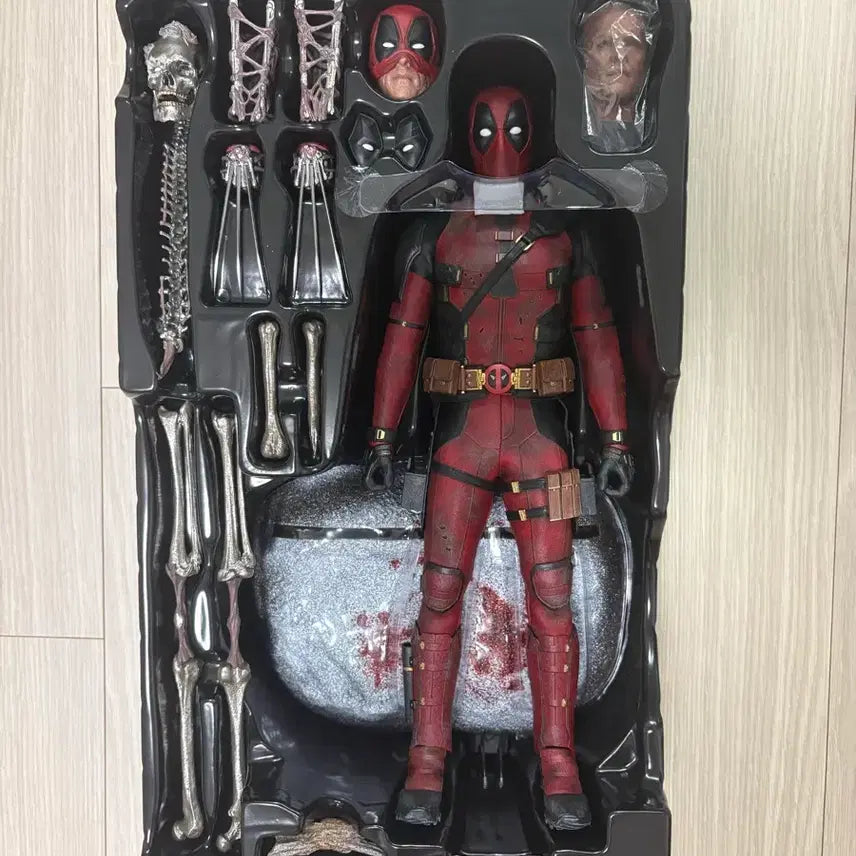 [BUNJANG] Hot Toys Deadpool Battling Version / 핫토이 데드풀 배틀링 버전 팝니다