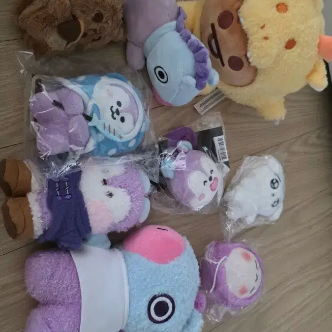 [BUNJANG] BT21 Character "Mang", "Shooky", "Cooky", "Yamyam" Doll Bundle Set / BT21 망 슈키 꾹뚜기 얌얌이 등 인형일괄