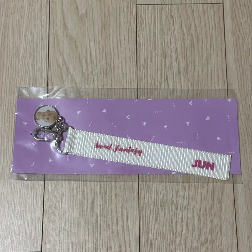 [BUNJANG] A.C.E Park Junhee Sweet Fantasy Fancon MD Goods Keyring / 에이스 박준희 스윗판타지 팬콘 엠디 굿즈 키링