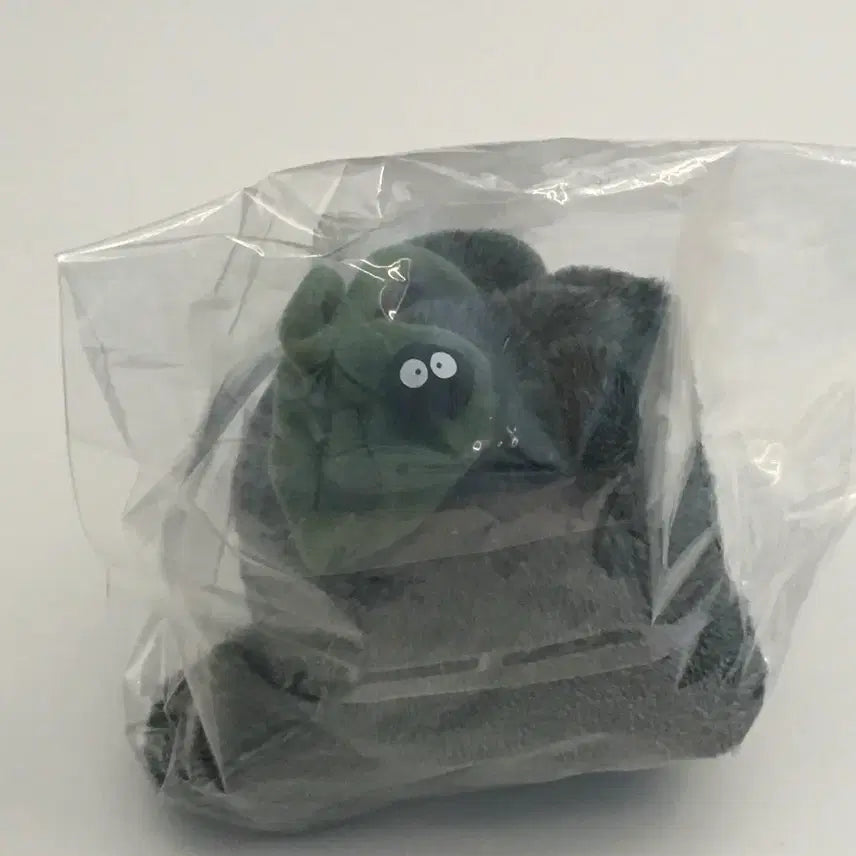 [BUNJANG] Ghibli Totoro Kurosuke Leaf Plush / 지브리 토토로 쿠로스케 나뭇잎 인형