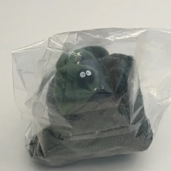 [BUNJANG] Ghibli Totoro Kurosuke Leaf Plush / 지브리 토토로 쿠로스케 나뭇잎 인형