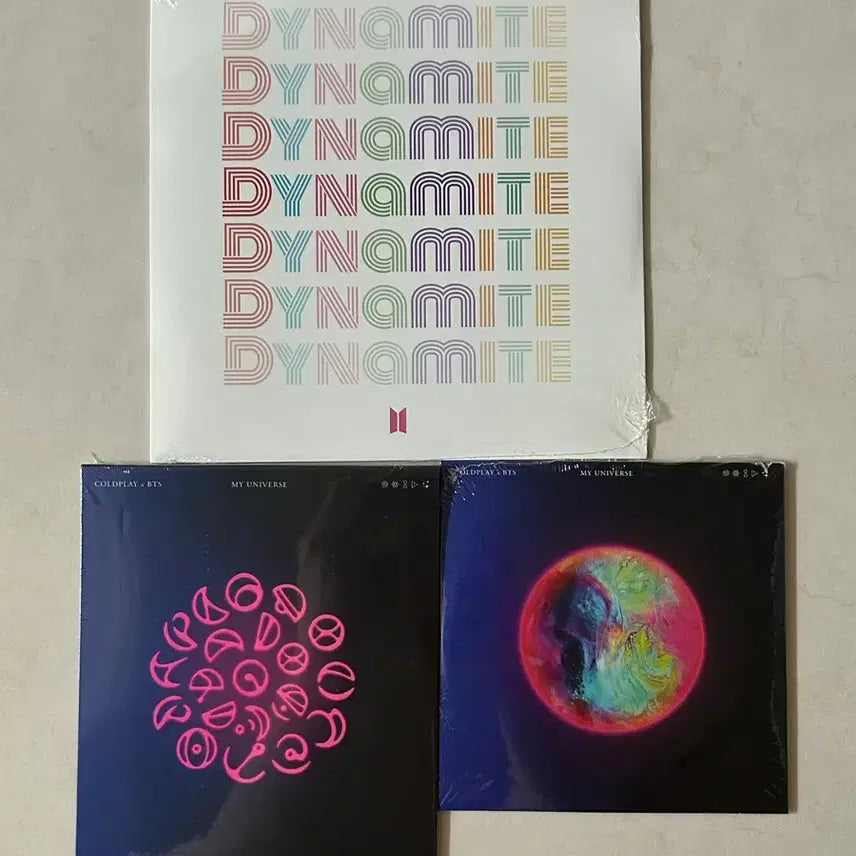 [BUNJANG] BTS DYNAMITE LP &amp; Coldplay x BTS MY UNIVERSE CD Bundle Set (Sealed) / [미개봉] BTS DYNAMITE LP + 방탄소년단 x 콜드플레이 CD 일괄