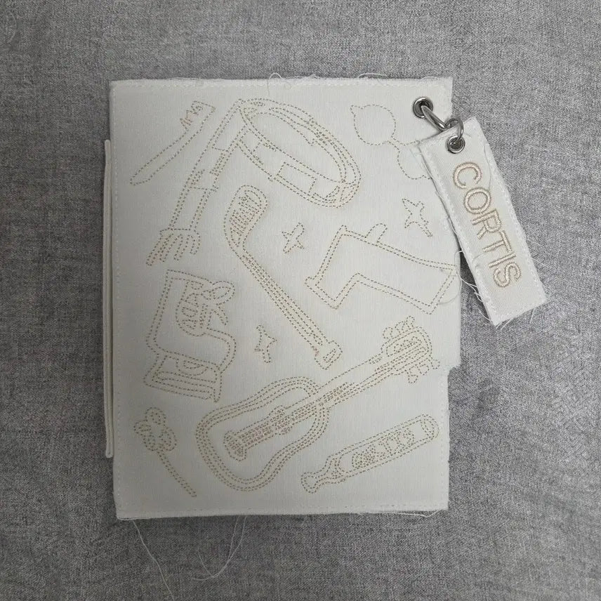 [BUNJANG] Cortis 1st Anniversary Fabric Binder / 코르티스 1주년 기념 패브릭 바인더