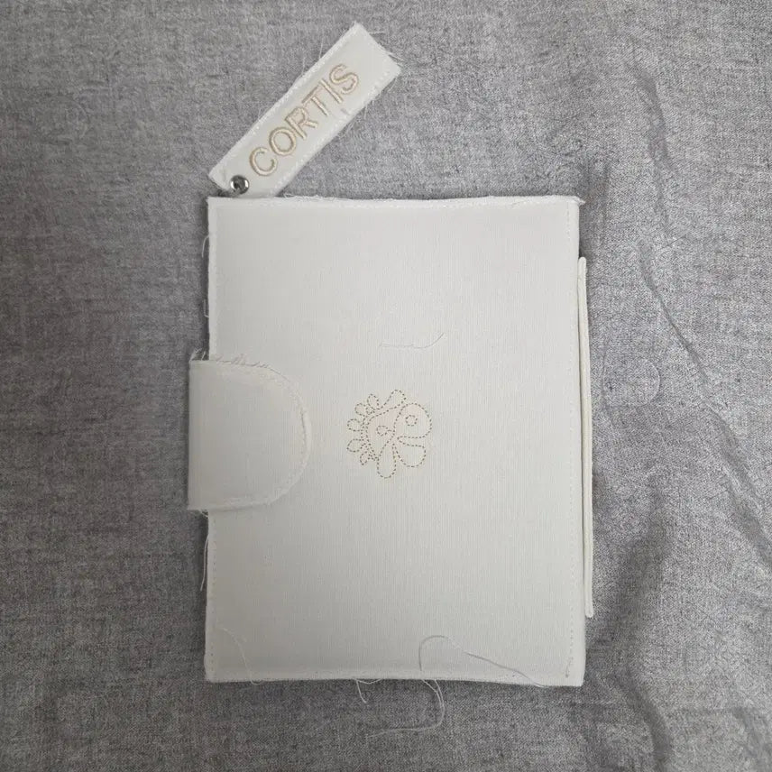 [BUNJANG] Cortis 1st Anniversary Fabric Binder / 코르티스 1주년 기념 패브릭 바인더