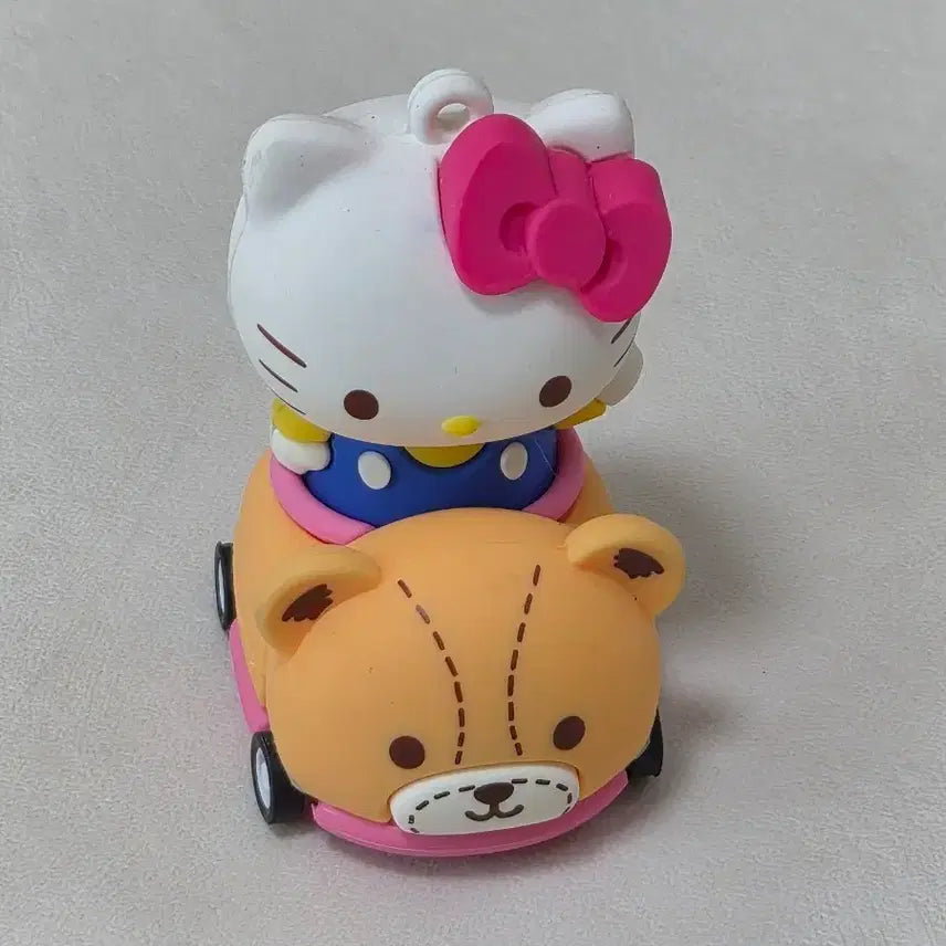 [BUNJANG] Sanrio Hello Kitty Car Figure / 산리오 헬로키티 자동차 피규어