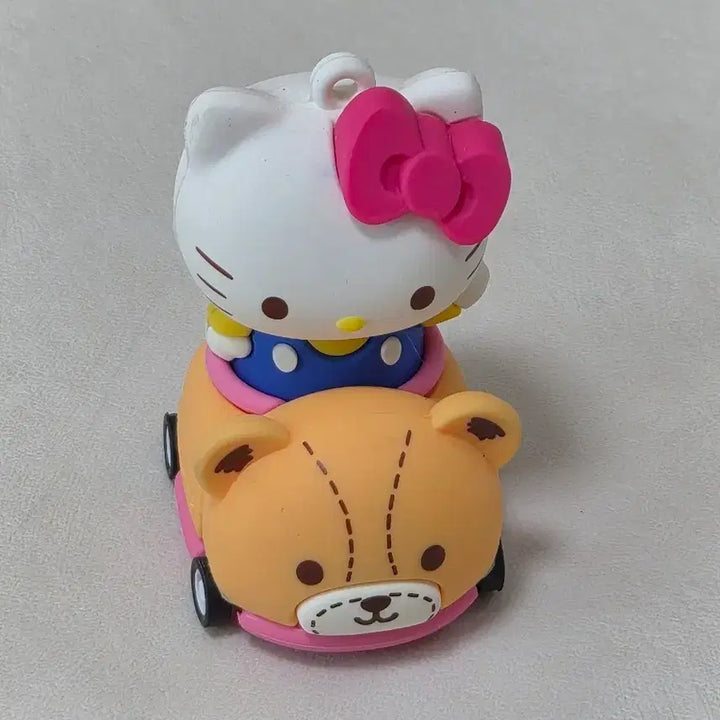 [BUNJANG] Sanrio Hello Kitty Car Figure / 산리오 헬로키티 자동차 피규어