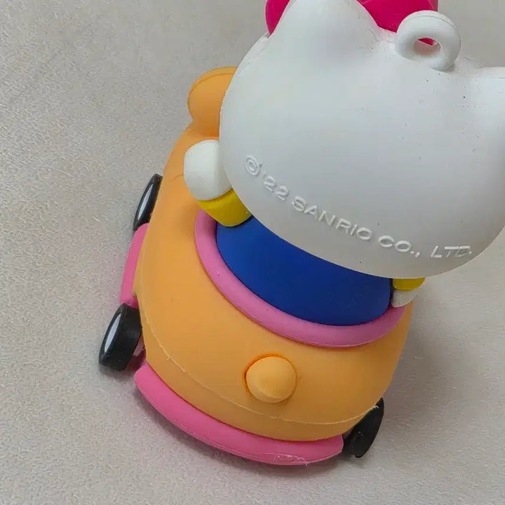 [BUNJANG] Sanrio Hello Kitty Car Figure / 산리오 헬로키티 자동차 피규어