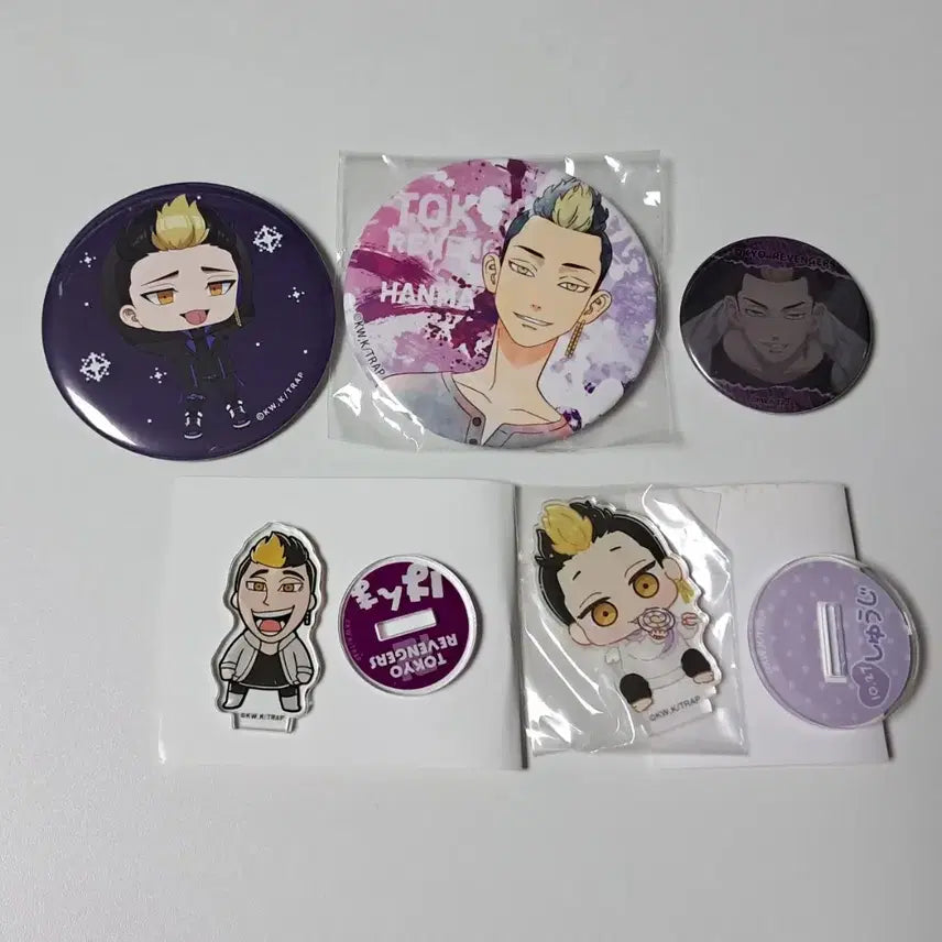 [BUNJANG] Tokyo Revengers Hanma Mini Acrylic Stand &amp; Can Badge Bundle / 도쿄리벤저스 도리벤 한마 캔뱃지 미니 아크릴스탠드 굿즈 일괄