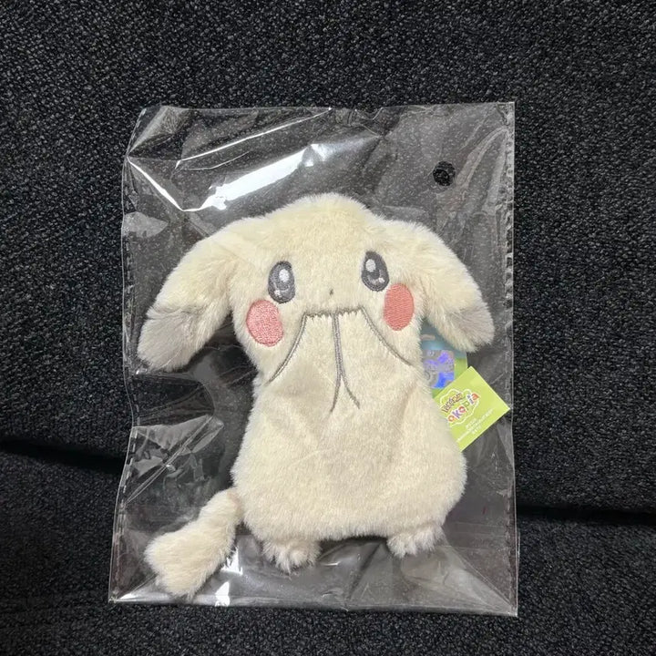 [BUNJANG] Pokemon Pocopia Tissue Case &amp; Pikachu Glow-in-the-Dark Keychain Bundle / 포켓몬 포코피아 티슈케이스 창백카츄 납작인형 키링