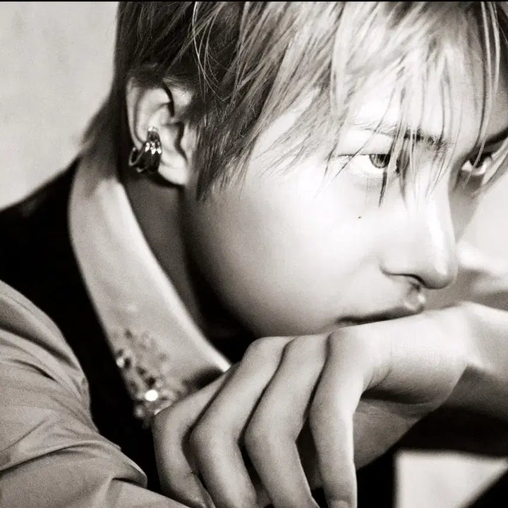 [BUNJANG] ATEEZ Mingi Singles Magazine Photobook / (새상품) 요즘 핫한 그룹 에이티즈 민기님 단독 화보가 실린 싱글즈 잡지 양도합니다