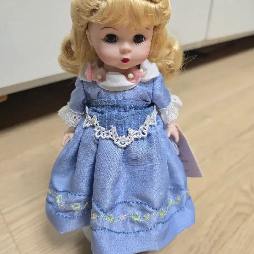 [BUNJANG] Madame Alexander Doll Blue Embroidered Dress / 마담알렉산더