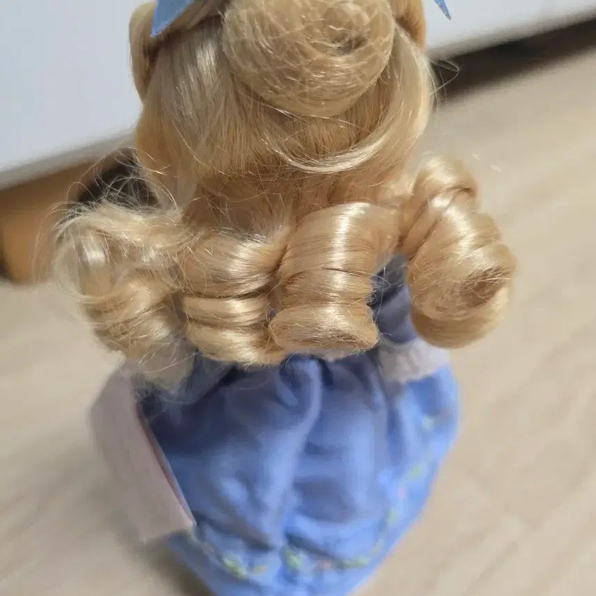 [BUNJANG] Madame Alexander Doll Blue Embroidered Dress / 마담알렉산더