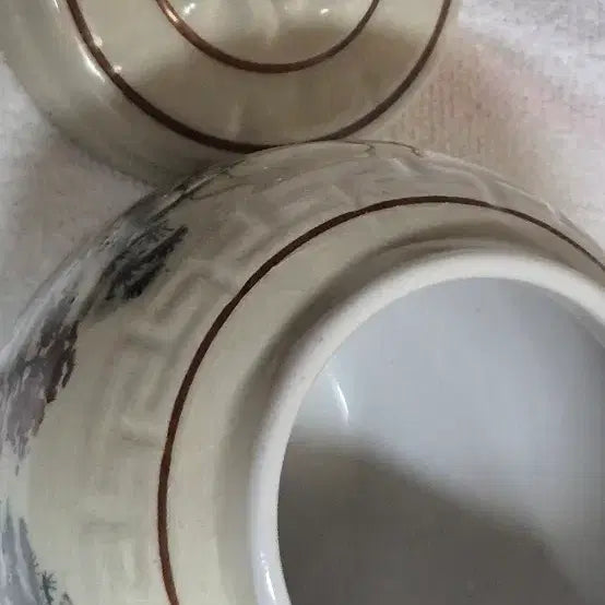 [BUNJANG] Korean Traditional Painted Ceramic Jar with Lid / 도자기 동양화 문양 항아리 뚜껑 포함