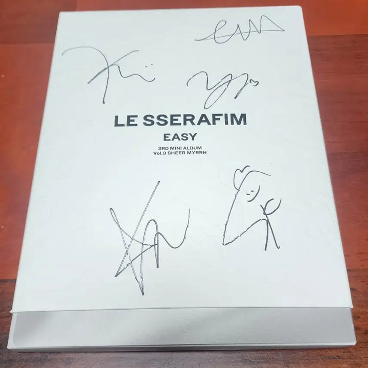 [BUNJANG] LE SSERAFIM EASY 3rd Mini Album Signed Album / 르세라핌 EASY 3집 미니 싸인앨범