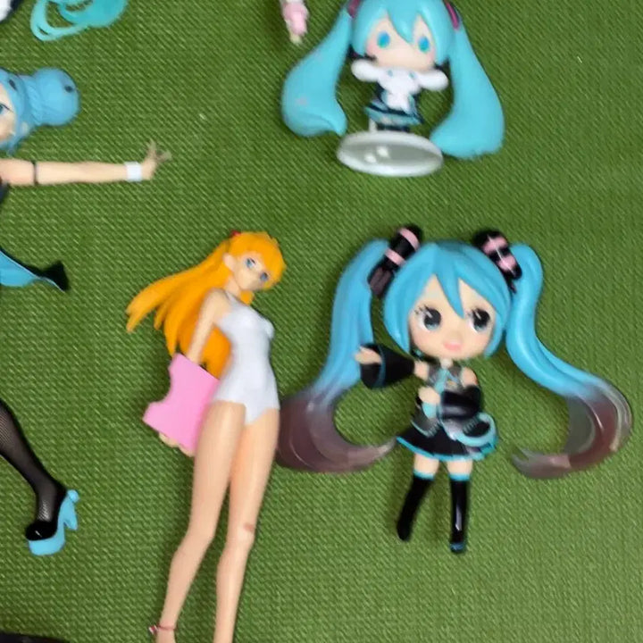 [BUNJANG] Hatsune Miku J-Mug Factory Manager Collection Figure Bundle (As Is) / 택포 일괄 정크 하자 있는 피규어들 모음 하츠네미쿠 제멋대로 공장장  고전 미소녀 피규어 보컬로이드 굿즈