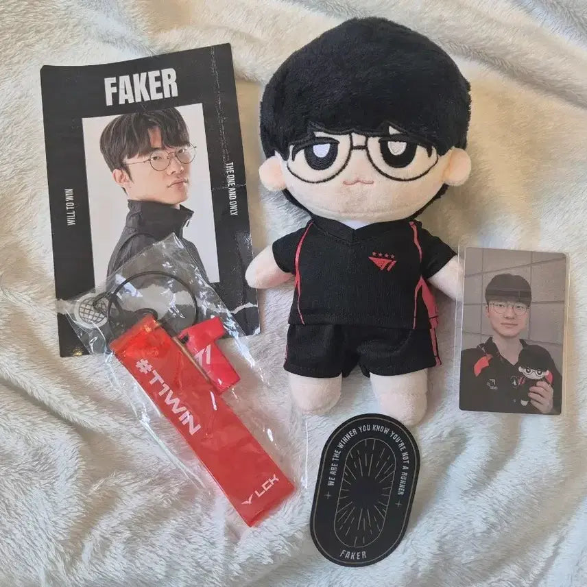 [BUNJANG] Faker 20cm Doll &amp; Photocard Set / 2024 페이커 20cm 인형 포카 포함 faker T1 티원 포토카드