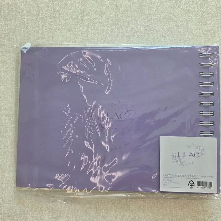 [BUNJANG] IU LILAC Photo Binder Album B Type (Sealed) / 아이유 라일락 포토 바인더 앨범 B타입 - 미개봉 새상품