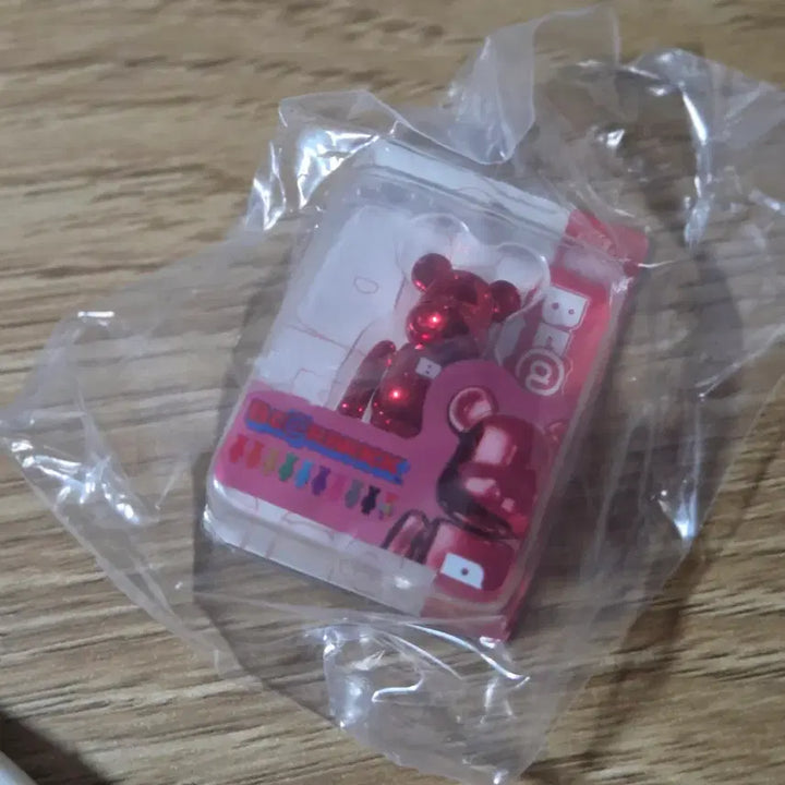 [BUNJANG] Bearbrick Series 3 Gacha Red / 베어브릭 3탄 가챠 레드 양도
